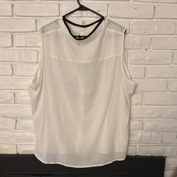Calvin Klein White Sleeveless Ruffled Blouse - Picture 2 of 6